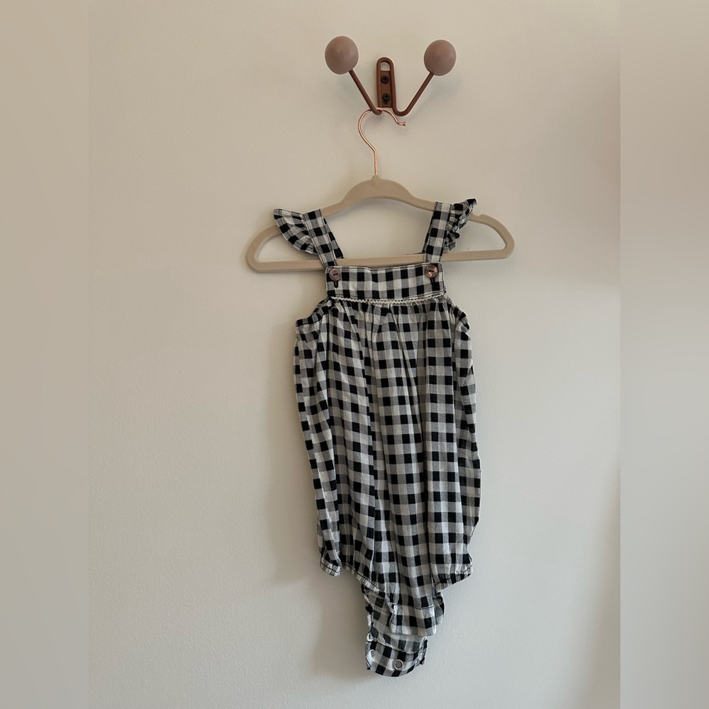 Black and white gingham